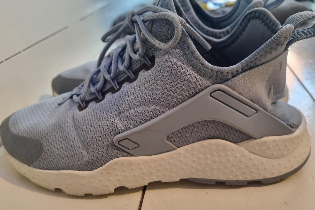 Nike Huarache lichtblauw, Ophalen of Verzenden, Zo goed als nieuw, Blauw, Sneakers of Gympen