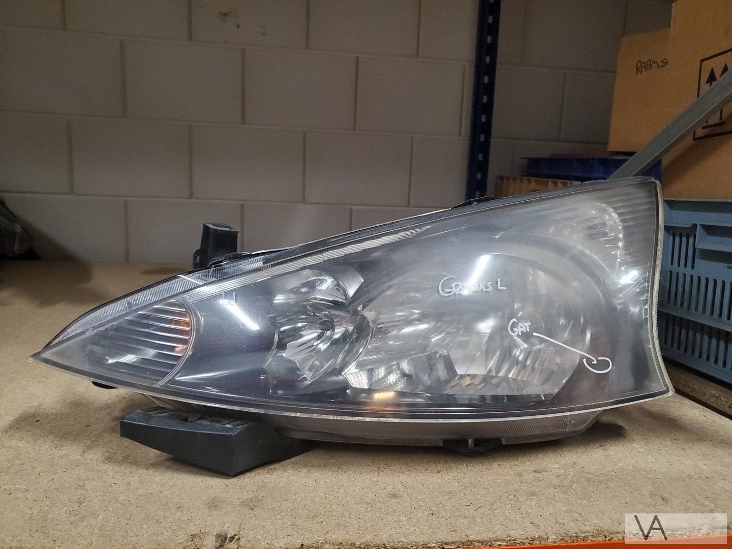 Mitsubishi Grandis 2004 - 2010 koplamp links lichte schade, Auto-onderdelen, Verlichting, Gebruikt, -, -, Ophalen of Verzenden