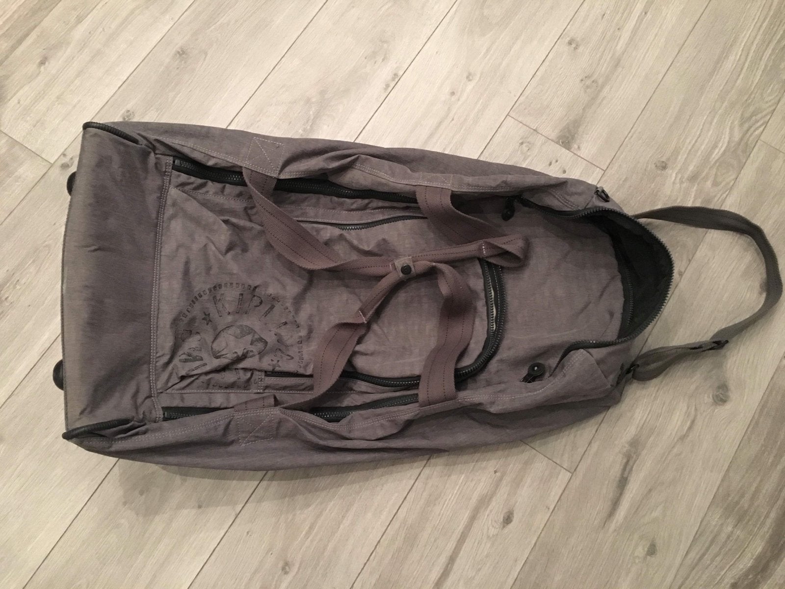 Grote kipling reistas met 2 wielen en trekkoord zgan, Wieltjes, 30 cm of meer, Overige kleuren, Minder dan 35 cm