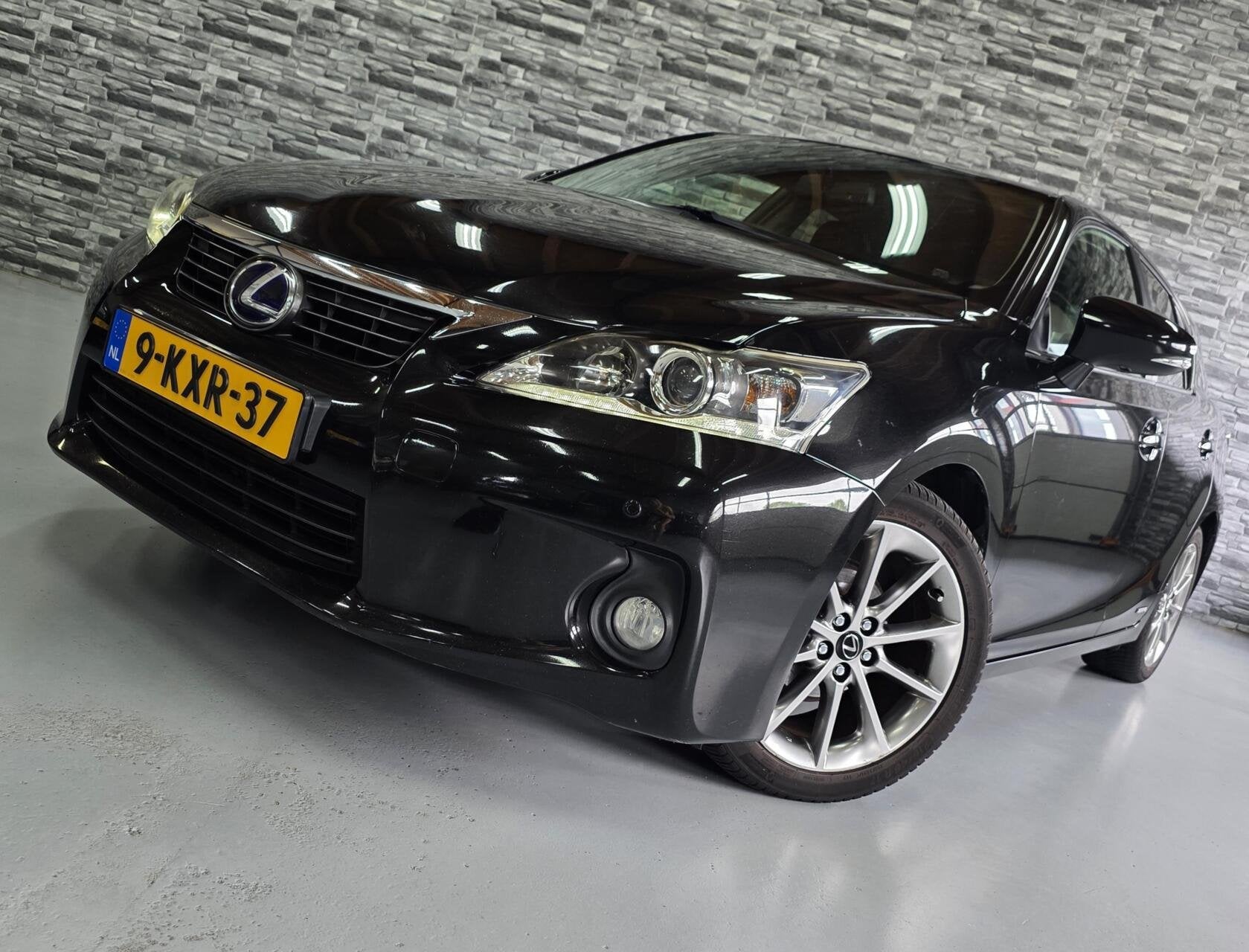 Lexus CT 200h Business Style *Leder*Xenon*PDC*NL AUTO*NAP!, Euro 5, Gebruikt, 4 cilinders, Zwart