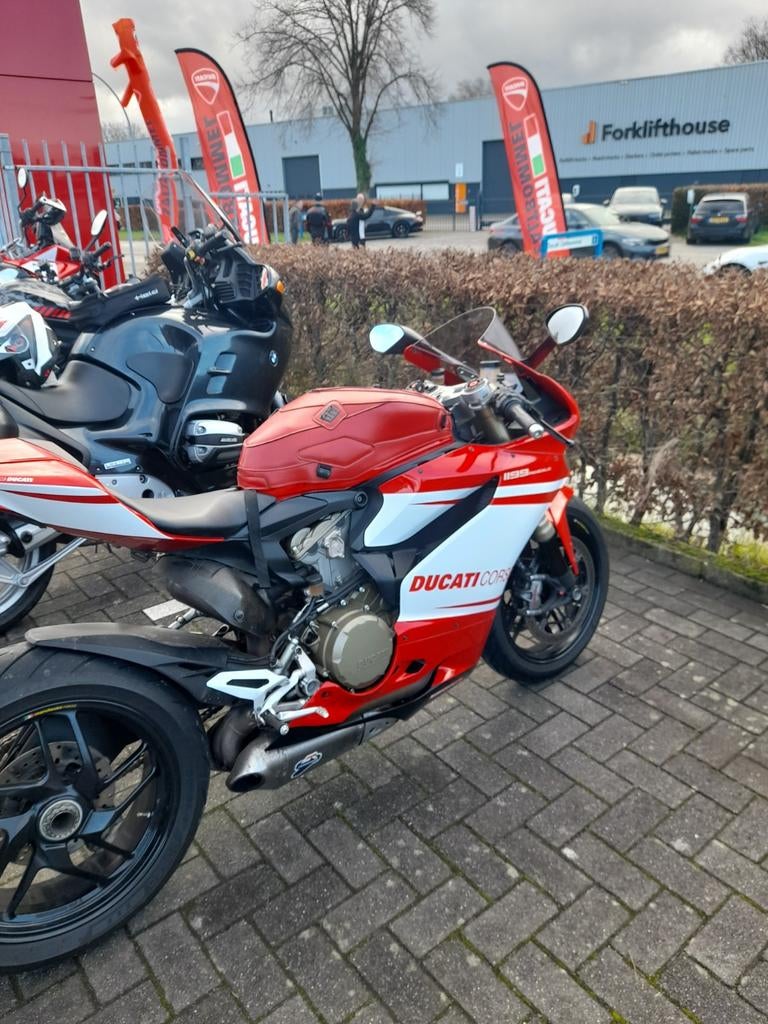 Panigale V2 tankcover nw. staat Euro 70,-, Ophalen of Verzenden, Nieuw
