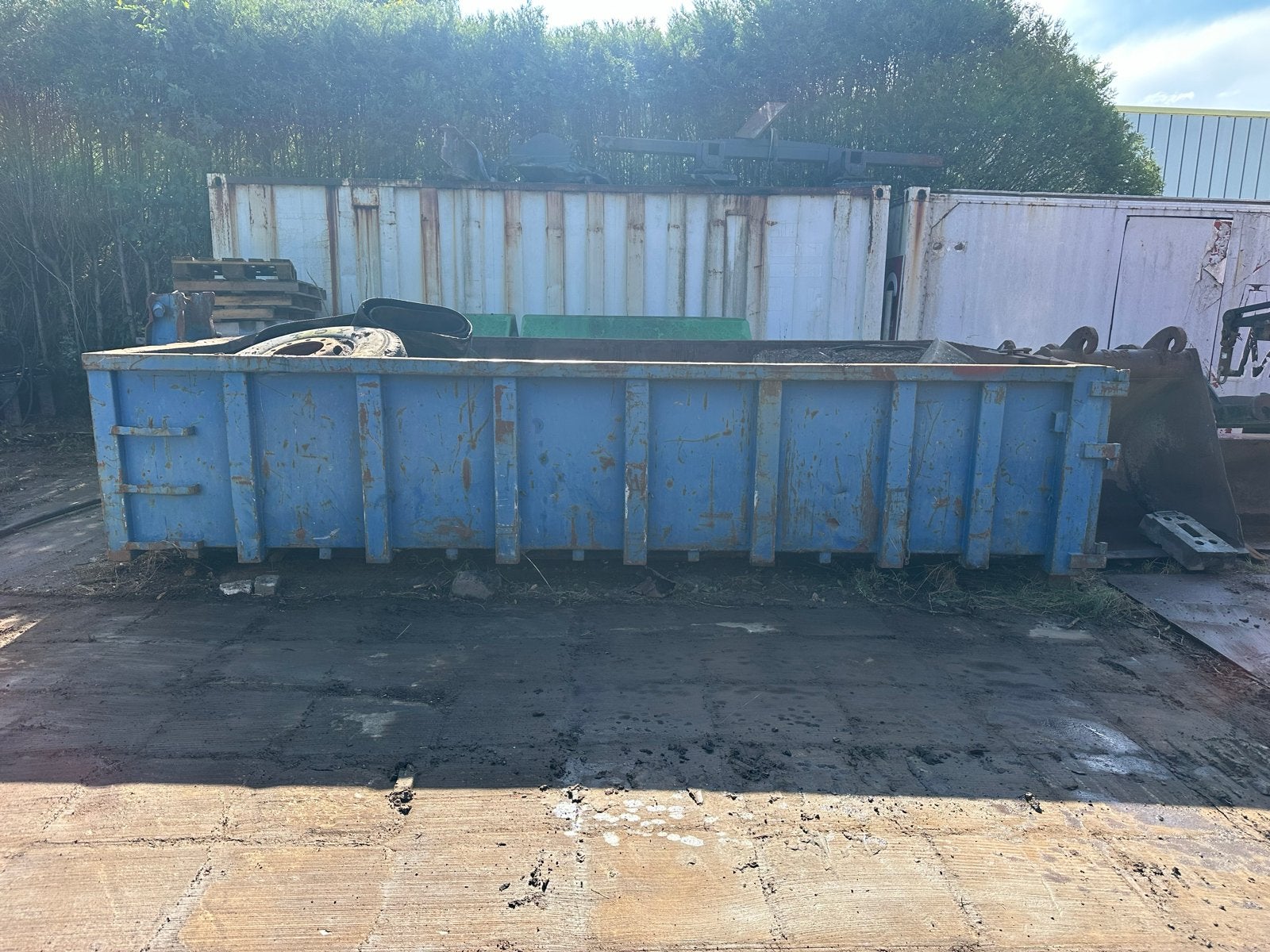 Haakarm Container bak met wieltjes 12 m3, Ophalen