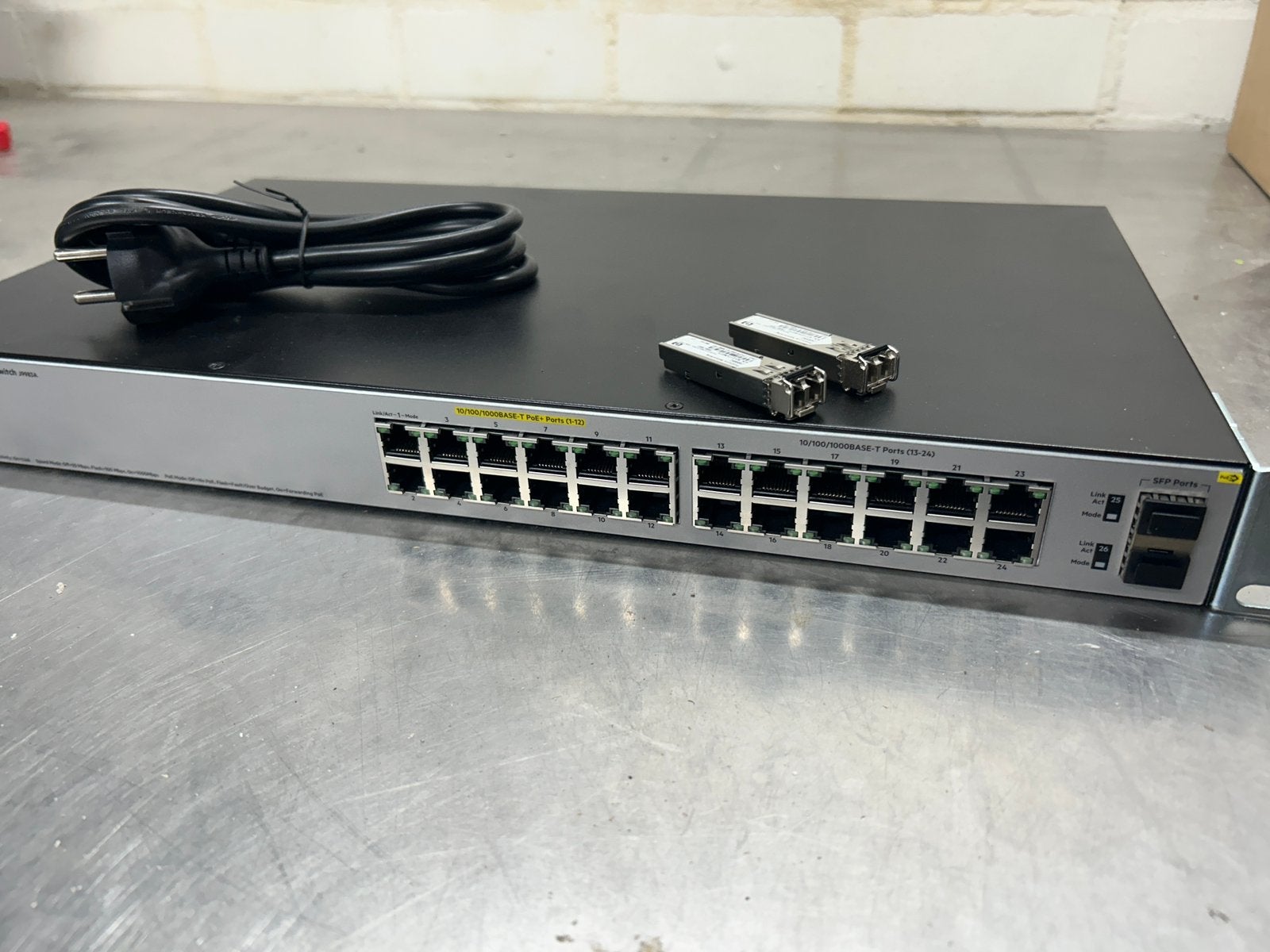 HP OfficeConnect 1820-24G-PoE+ (185W) Switch (J9983A, Ophalen of Verzenden, Zo goed als nieuw