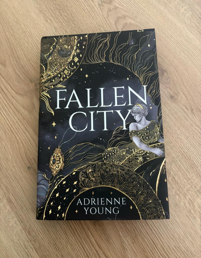 Boek Fallen City - Adrienne Young, Fairyloot special editie, Boeken, Ophalen of Verzenden, Nieuw