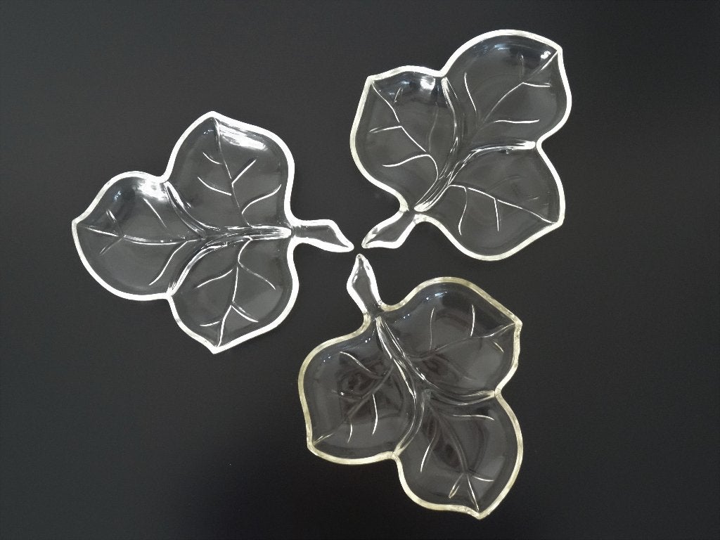 3 schaaltjes in de vorm van een blad met 3-vaks verdeling, Ophalen of Verzenden
