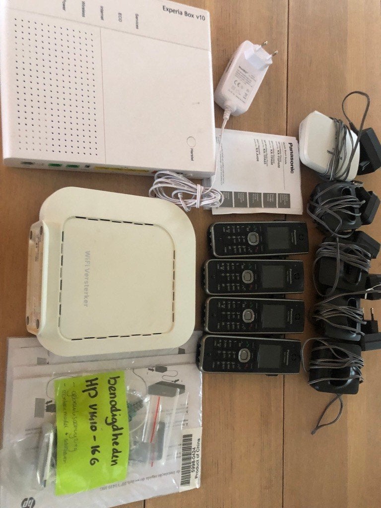 Panasonic telefoonset draadloze telefoons met versterker, Ophalen of Verzenden, Gebruikt, 4 handsets of meer