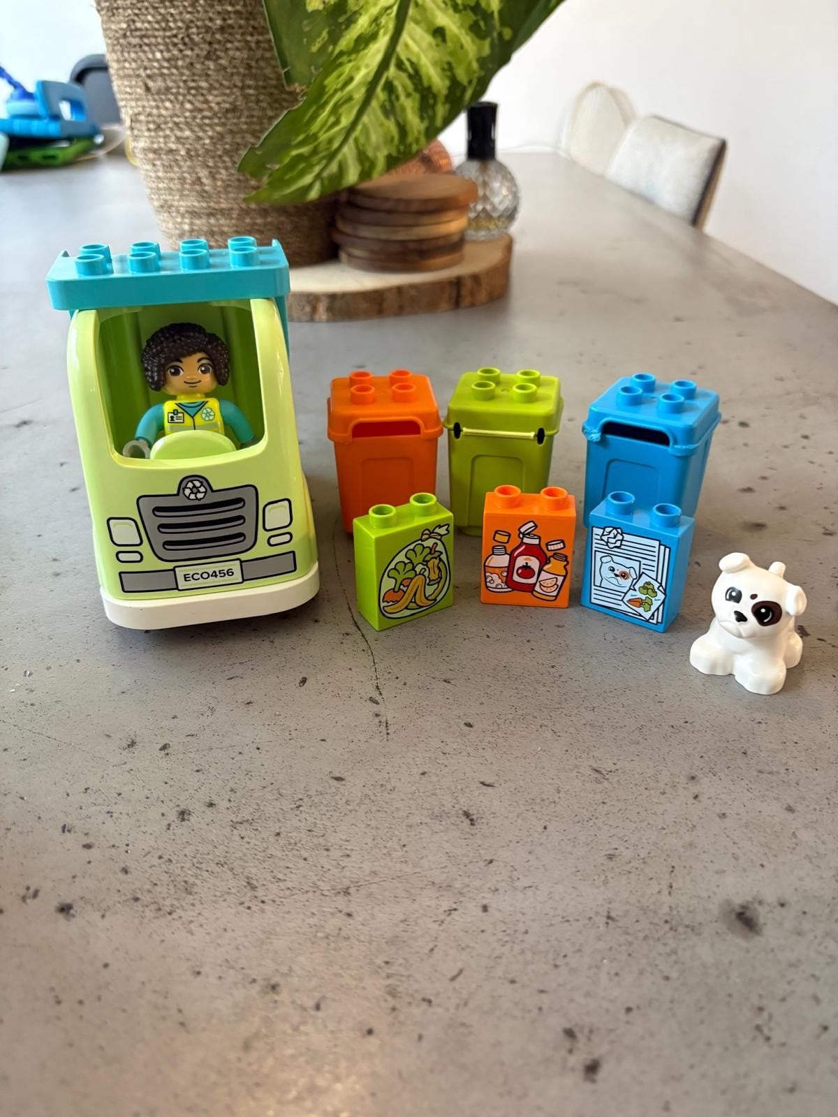 LEGO Duplo Vuilniswagen met figuur en accessoires, Ophalen of Verzenden, Zo goed als nieuw, Overige merken