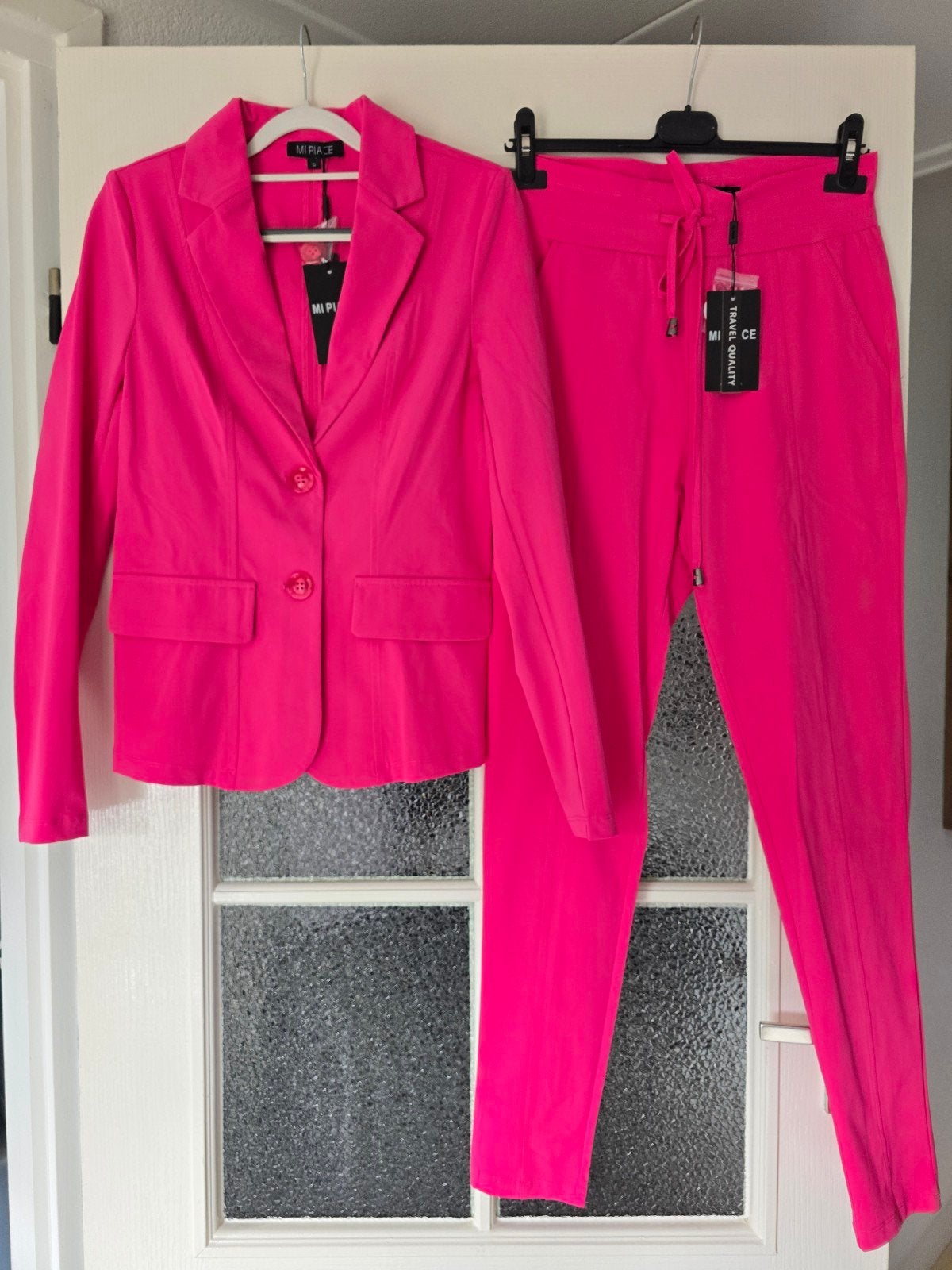 nieuw 2delig pak mi piace fuchsia travel S, Kleding | Dames, Ophalen of Verzenden, Nieuw, Roze