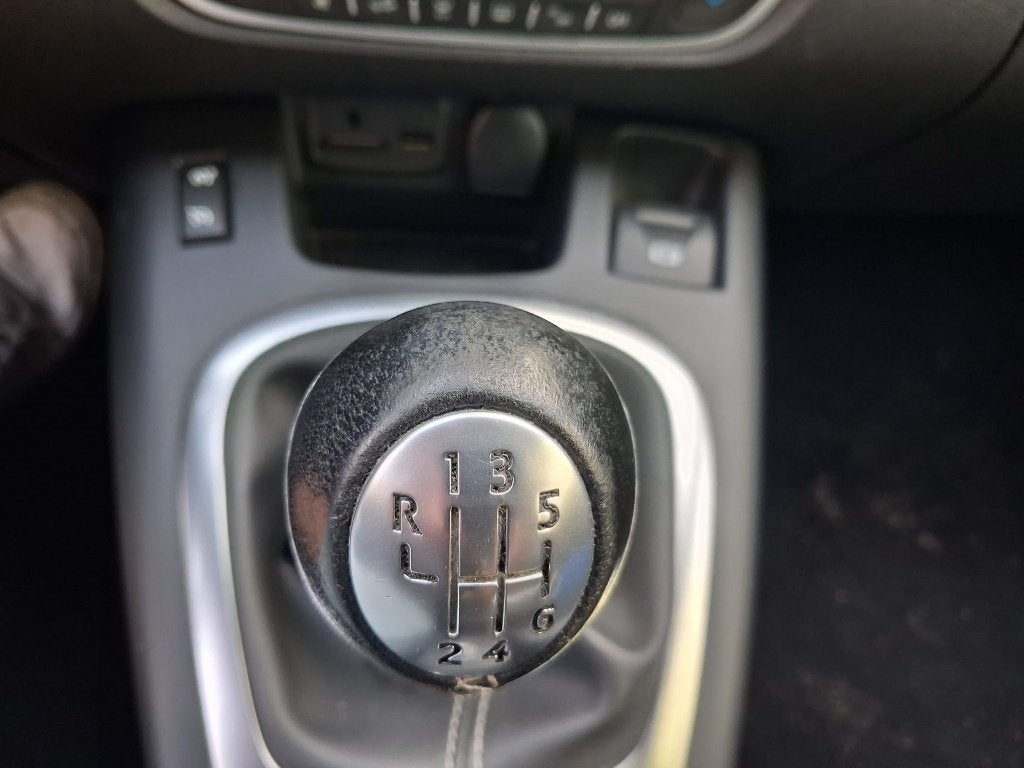 Foto 21 van Renault Grand Scenic 1.2 TCE 97KW 7P 2014 Zwart
