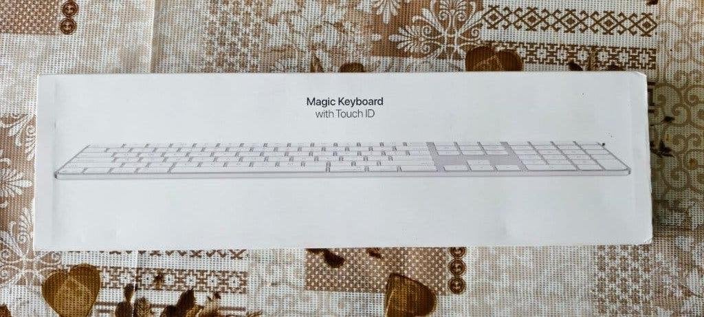 Apple Magic Keyboard - New and Sealed, Computers en Software, Toetsenborden, Ophalen of Verzenden, Nieuw, Draadloze ontvanger