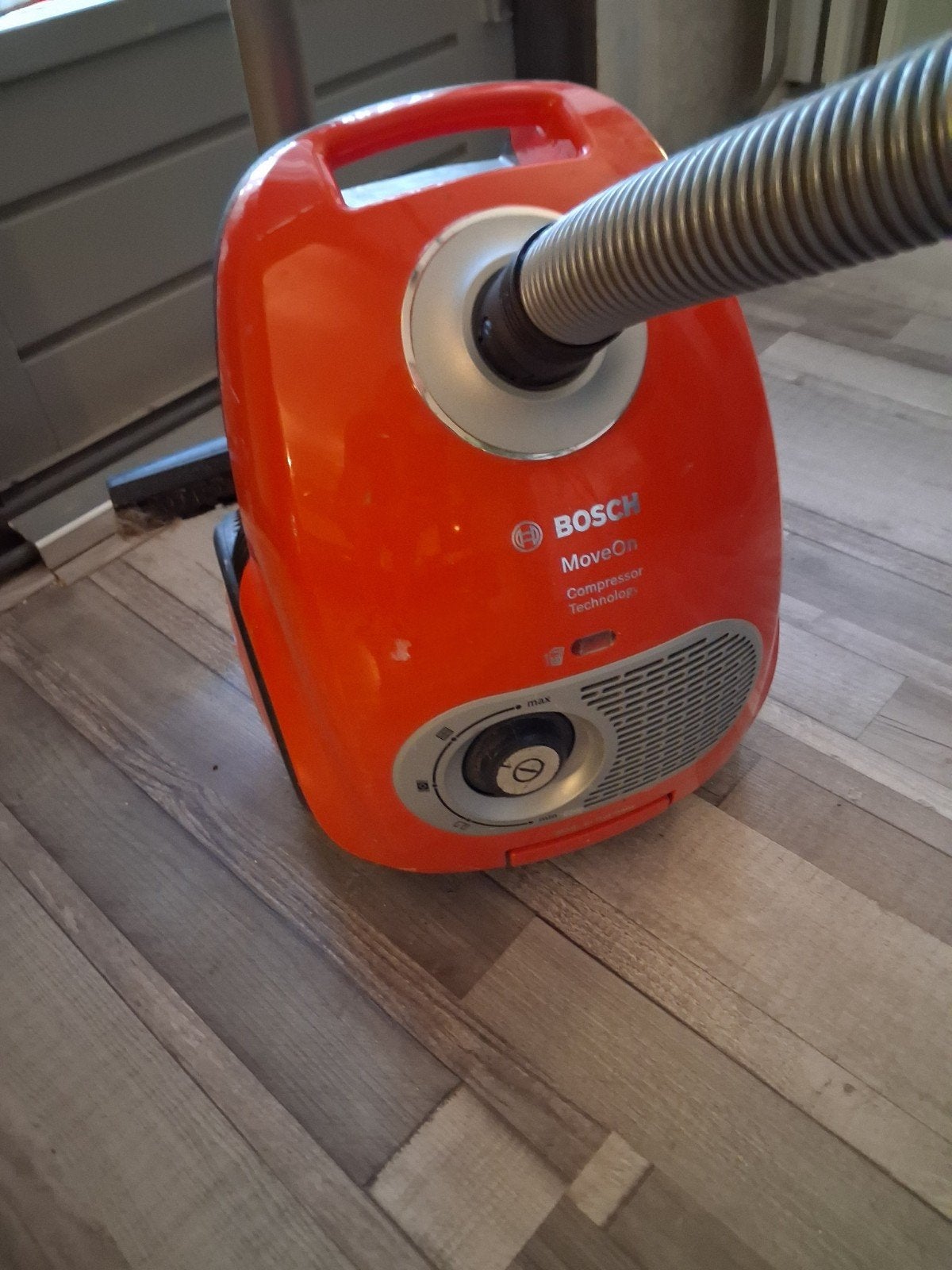 Bosch MoveOn Compressor Technology Stofzuiger, Witgoed en Apparatuur, Gebruikt, Bosch, 1600 tot 2000 watt, Geschikt voor harde vloeren