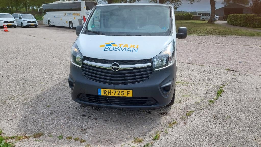 Opel vivaro 9p weining kilometers extra lang, Auto's, Voorwielaandrijving, 125 pk, Vivaro, Euro 6