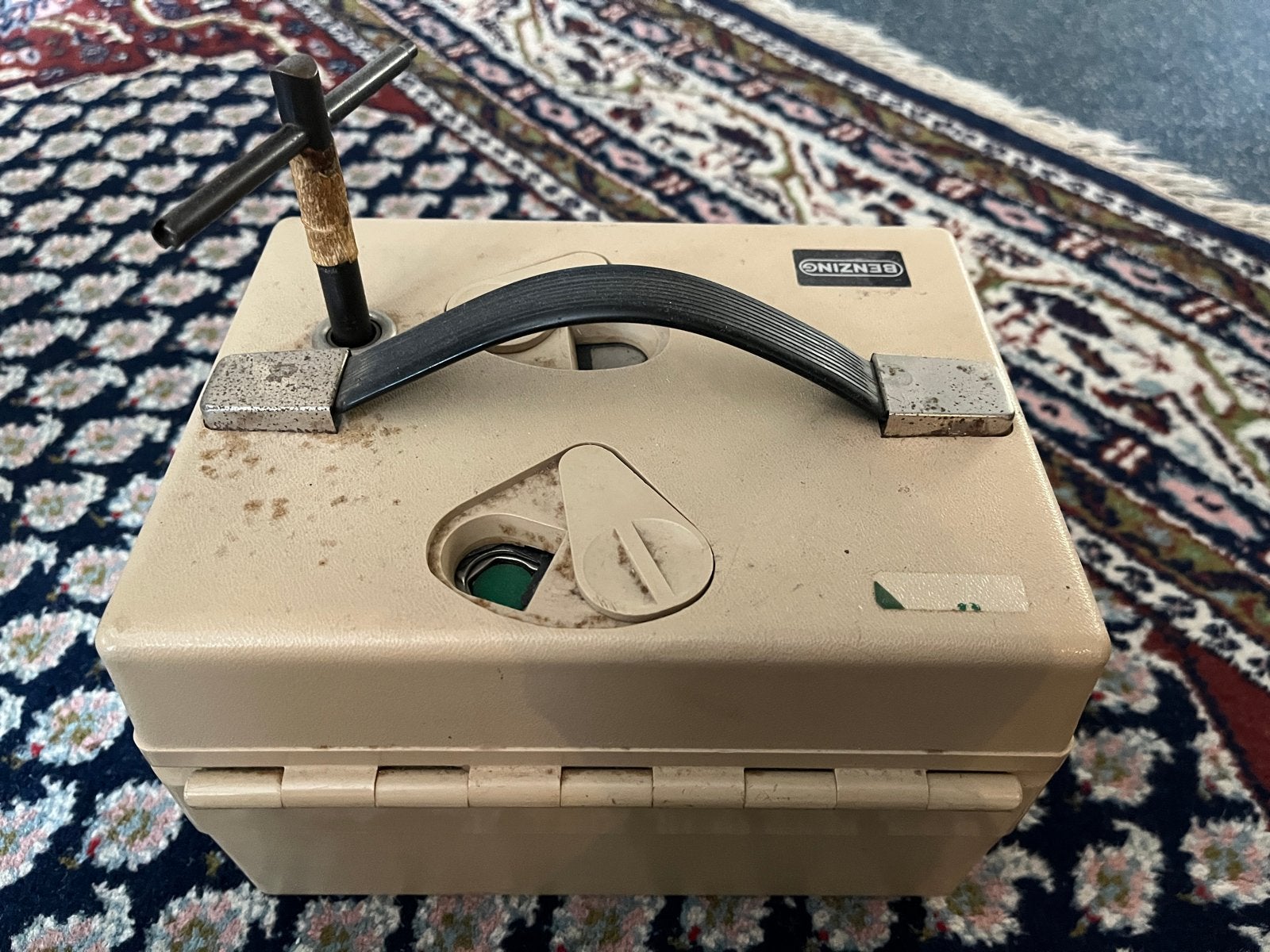 2 Duivenklokken - Benzing en Junior, Postduif