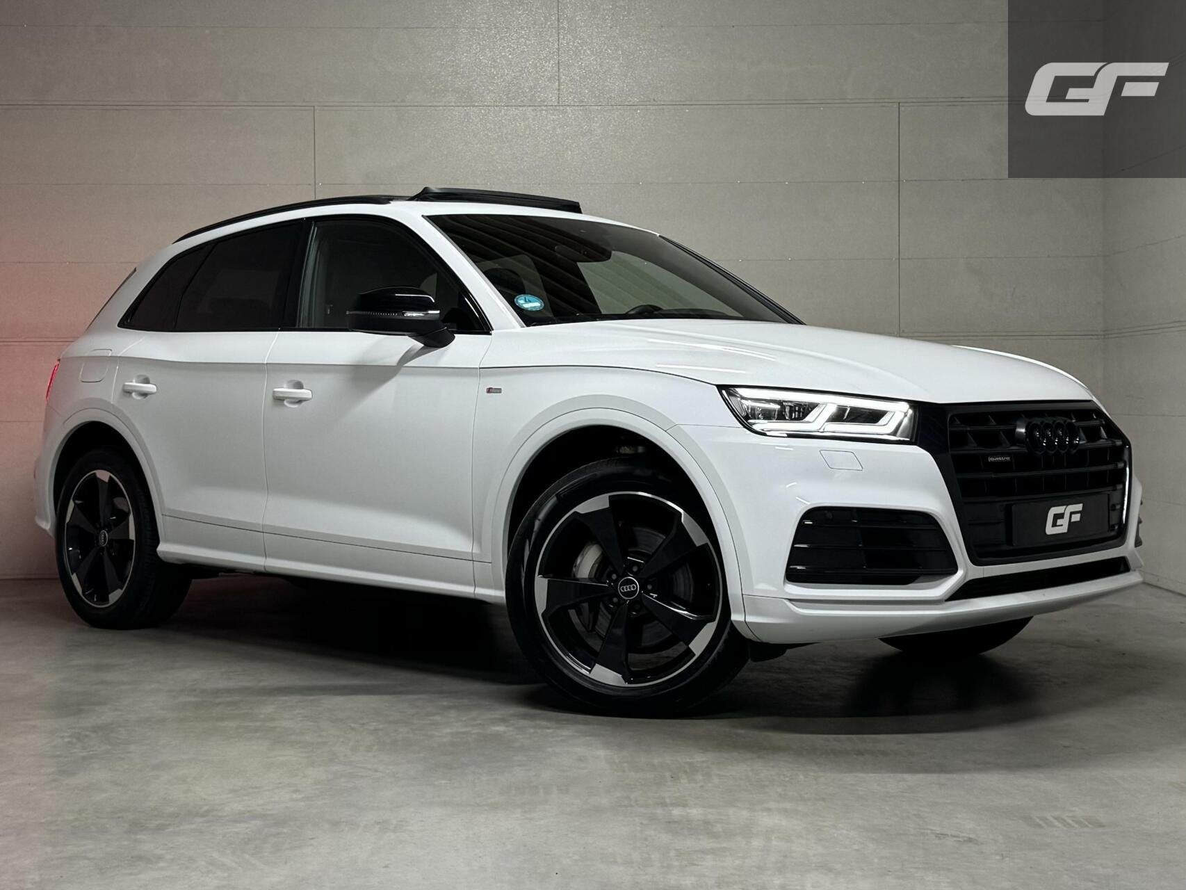 Audi Q5 50 TFSI e Quattro Black Edition S-Line Pano Virtual, Auto's, Audi, Automaat, 2005 kg, 4 cilinders, Wit