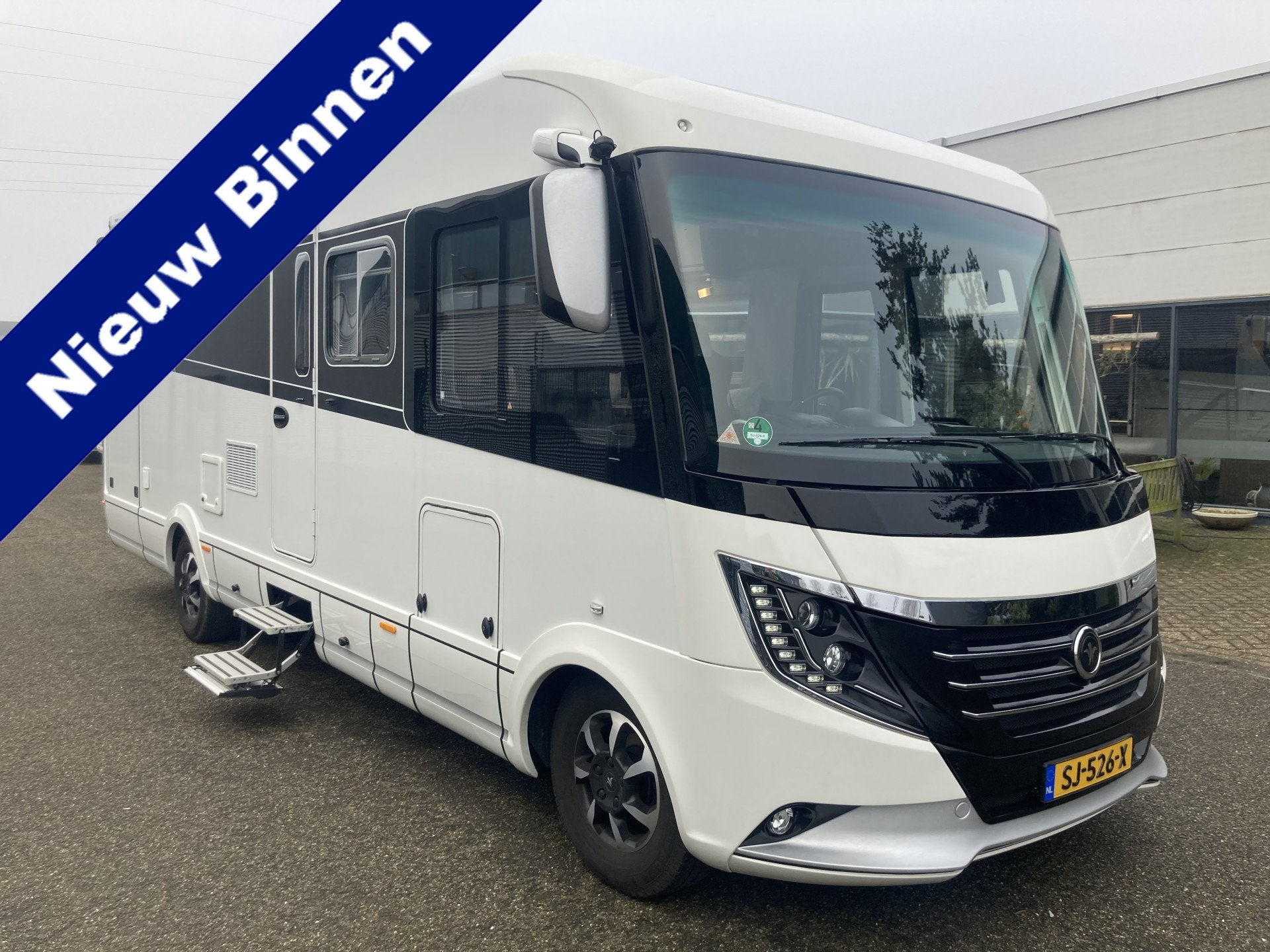 NIESMANN BISCHOFF ARTO 77E 177pk Aut Hefbed Levelsysteem Led, Caravans en Kamperen, Niesmann+Bischoff, Galliersweg 39
5349AT  OSS, NL