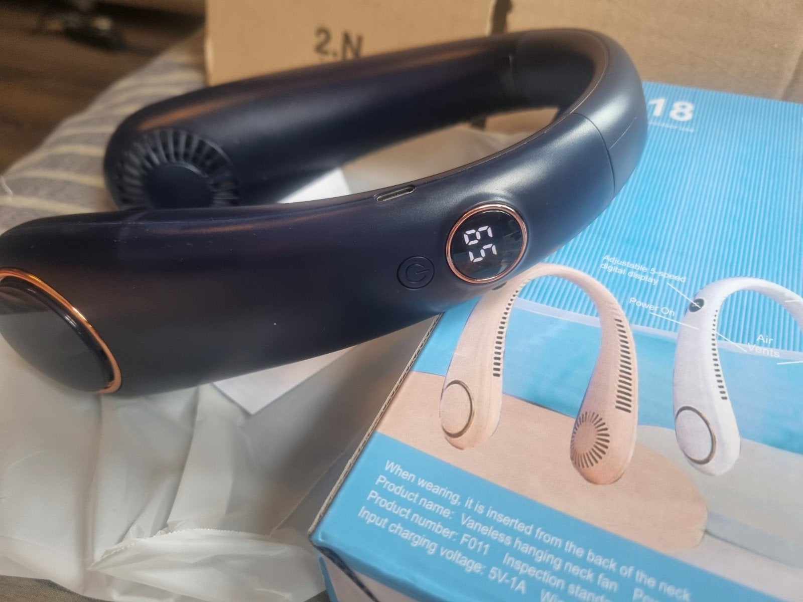 Nieuwe Nekventilator - Draagbare en Stille Koeling, Ophalen of Verzenden, Nieuw