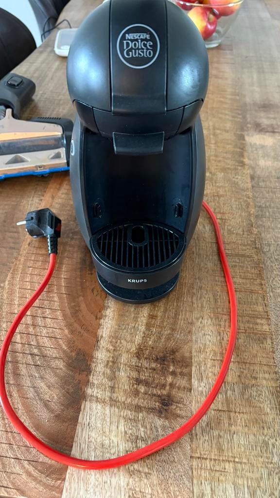 Nescafé Dolce Gusto Krups koffiezetapparaat, Witgoed en Apparatuur, Koffiezetapparaten, Gebruikt, Koffiepads en cups, Koffiemachine