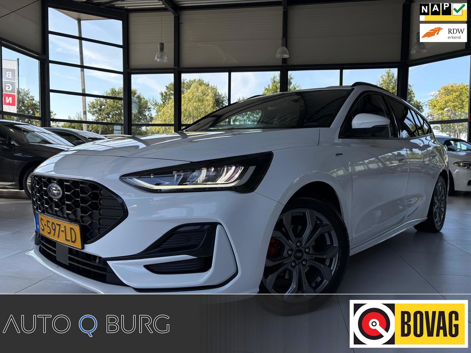 Ford Focus Wagon 1.0 EcoBoost Hybrid ST Line X | Trekhaak |, Auto's, Ford, Gebruikt, Wit, 19 km/l, Hybride Elektrisch/Benzine