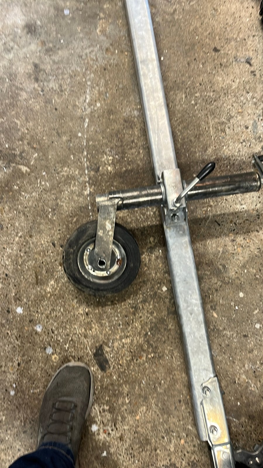 Aanhanger boom met wiel en koppeling, Ophalen, Gebruikt