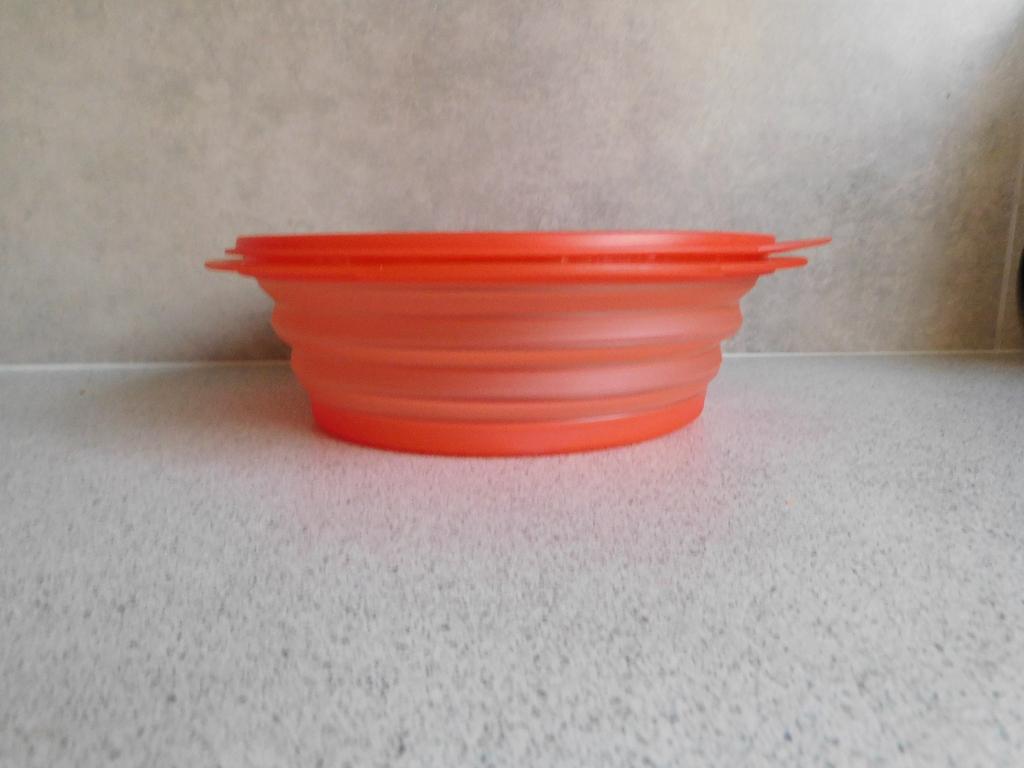 Tupperware Mini Max Schaal 2 Ltr. Rood, Huis en Inrichting, Keuken | Tupperware, Ophalen of Verzenden, Zo goed als nieuw, Rood