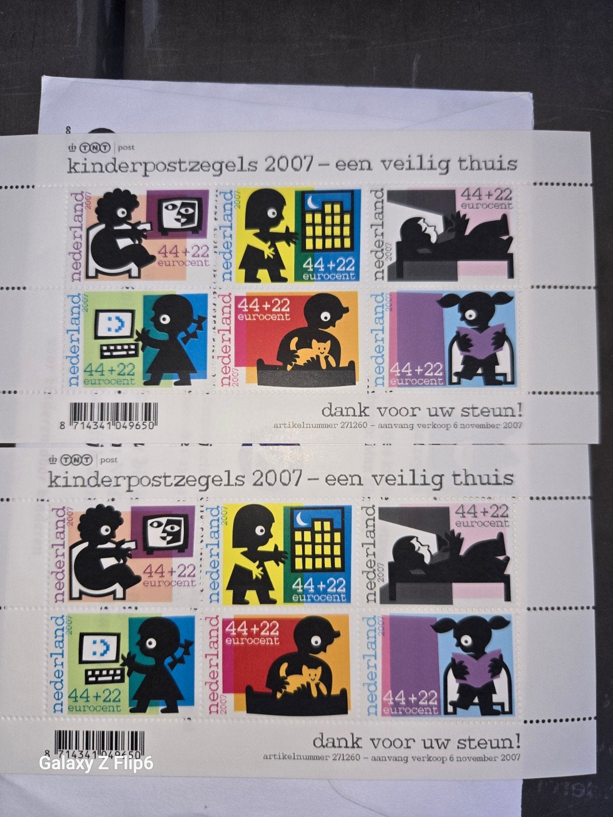 Kinderpostzegels 2007 - Een Veilig Thuis (2 vellen), Postzegels en Munten, Postzegels | Nederland, Ophalen of Verzenden