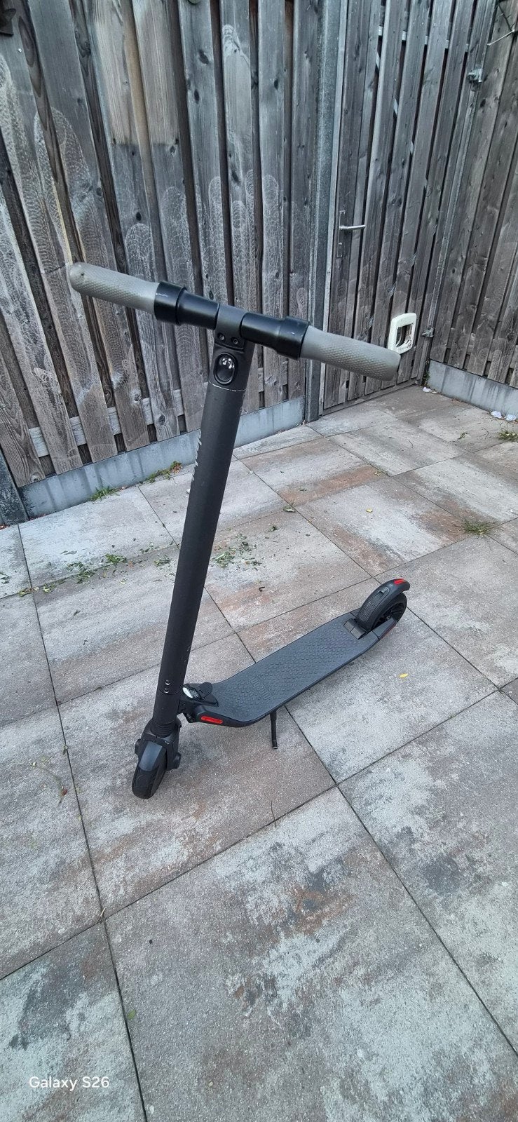 2x E-STEPS   ninebot ES2 --- ninebot E2 PRO, Fietsen en Brommers, Steps, Ophalen, Gebruikt, Elektrische step (E-scooter), Ninebot by Segway