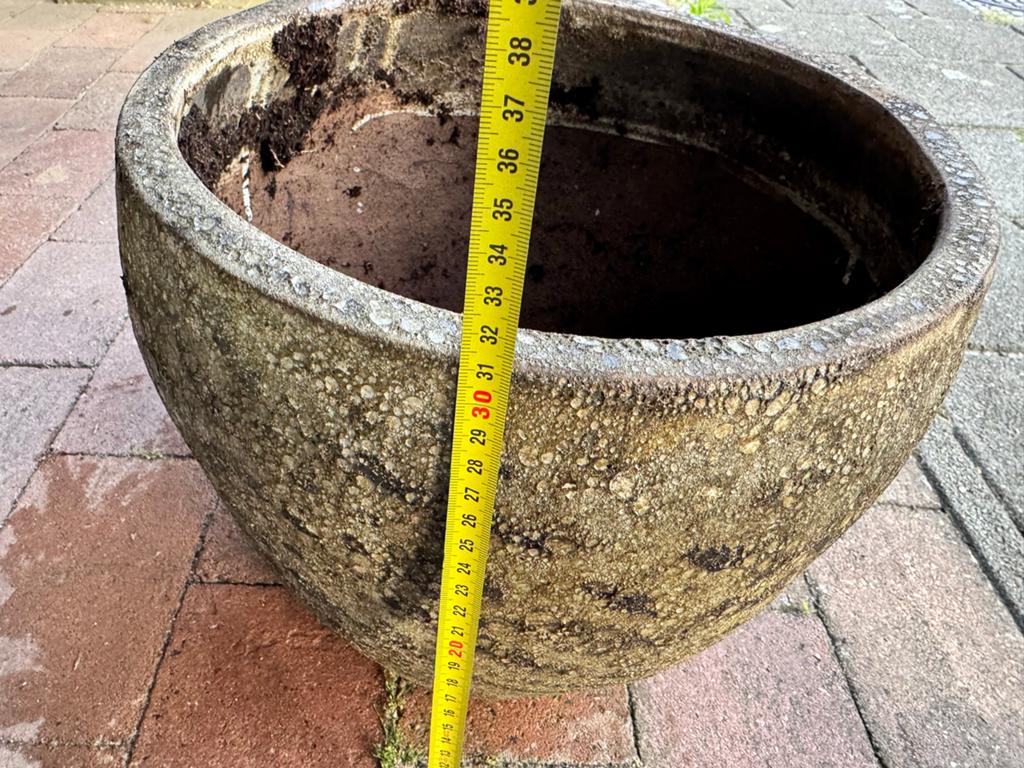 Twee robuuste stenen bloempotten voor buiten, Tuin en Terras, Bloempotten, Ophalen, Gebruikt, Balkon, 40 cm of meer