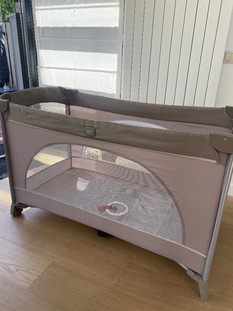 Babybedje, Kinderen en Baby's, Babywiegjes en Ledikanten, Ophalen, Zo goed als nieuw, Reisbedje