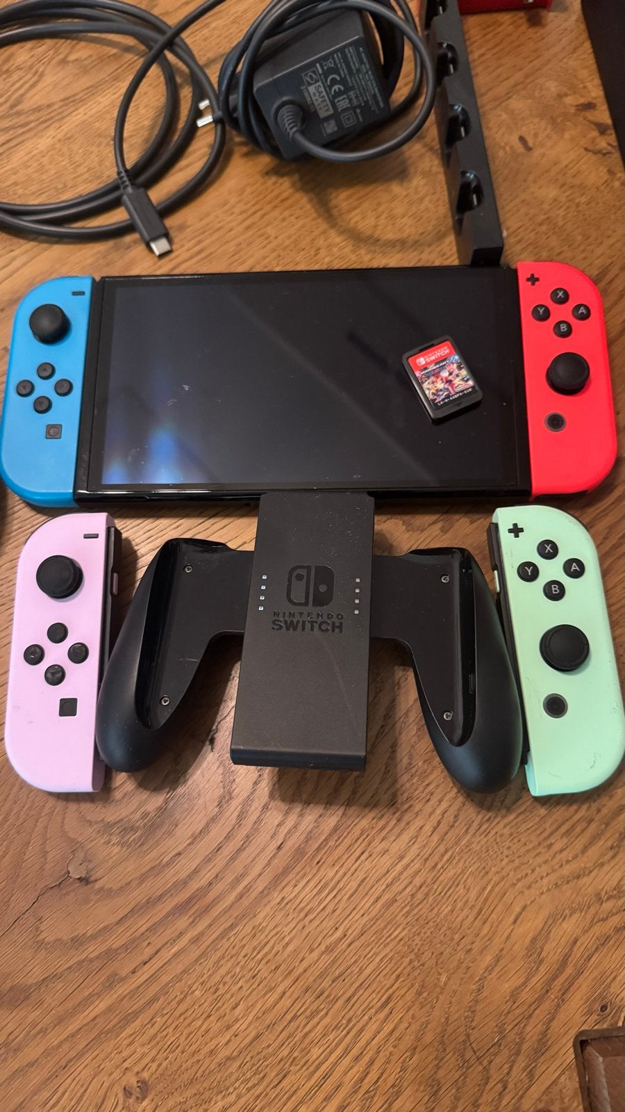 Foto 4 van Nintendo Switch Oled Model Zwart 8 maanden oud