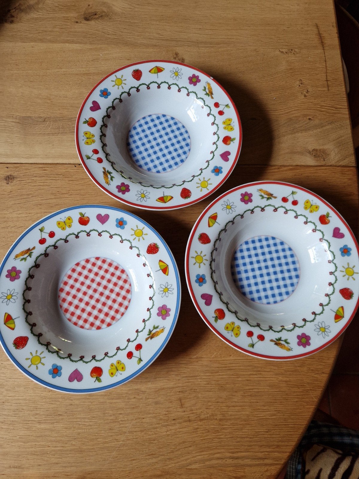 VROLIJKE DIEPE BORDEN 🦋🍓🍎🌞🍒 THEO 3X, Huis en Inrichting, Ophalen of Verzenden, Overige stijlen, Bord(en)
