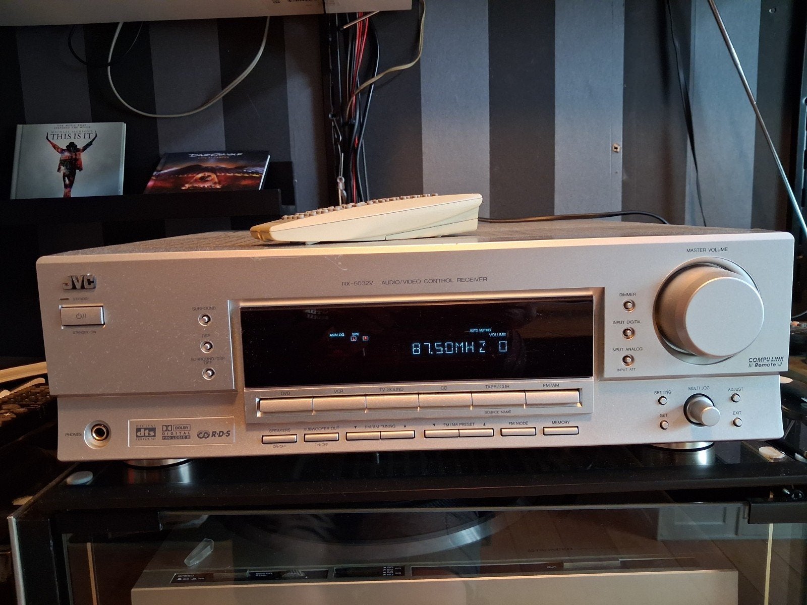 Foto 2 van JVC RX-5032V Receiver met afstandsbediening