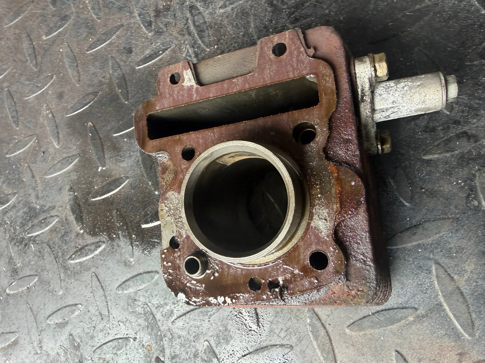 Piaggio Vespa cilinder 4T 4V | Met kettingspanner, Ophalen of Verzenden, Gebruikt, Cilinder, Piaggio