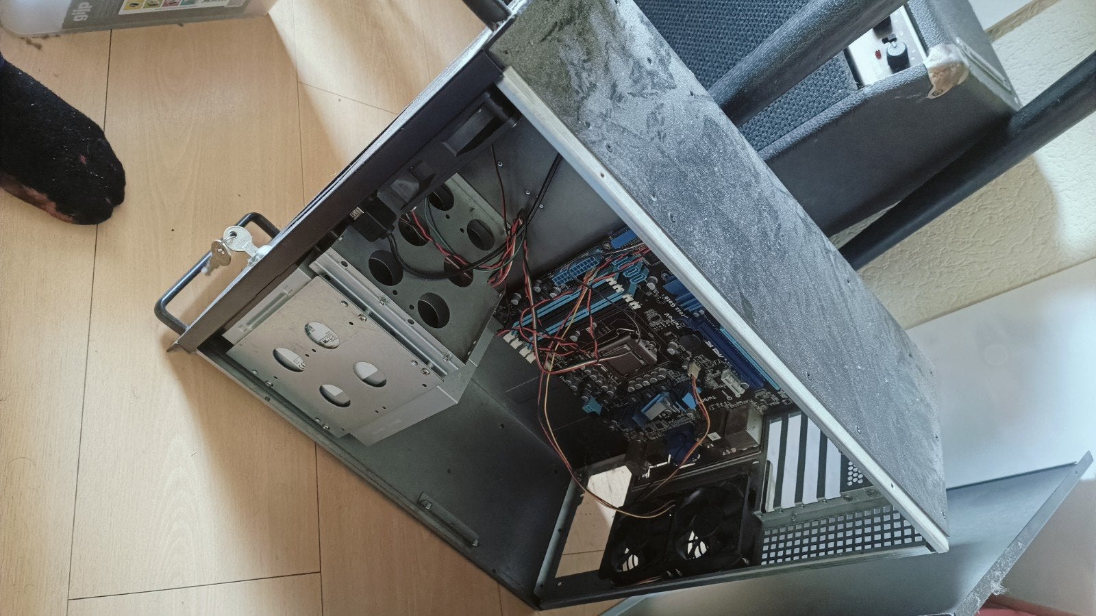 19 inch server rack pc-casing, Ophalen, Gebruikt