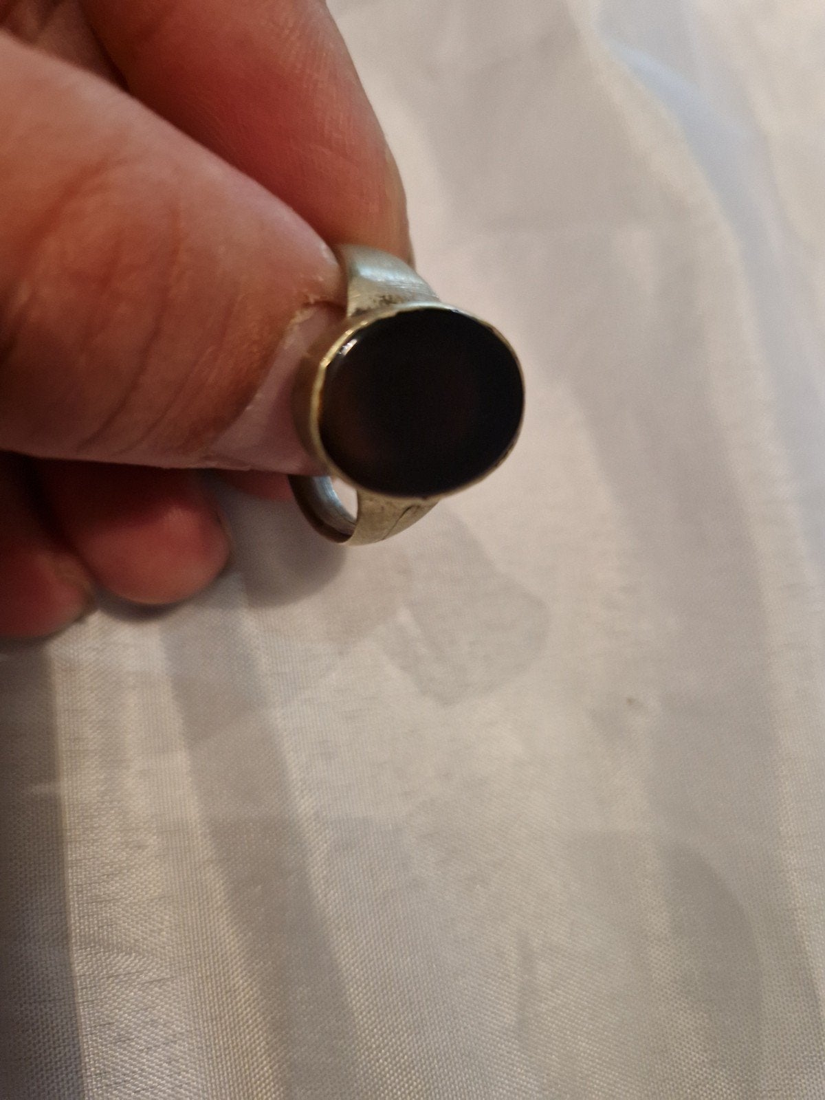 Vintage ring met donkere steen, Gebruikt, Ophalen of Verzenden, Dame of Heer, Goud