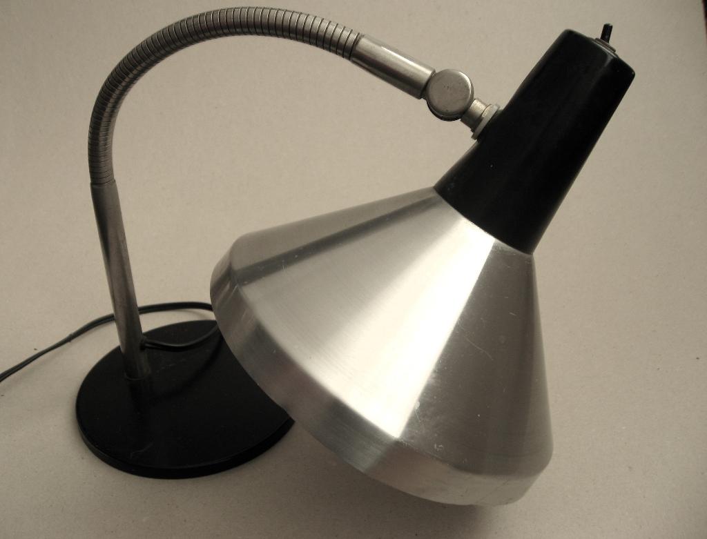Vintage Hala bureau lamp met aluminiumkap jaren 60, Ophalen of Verzenden