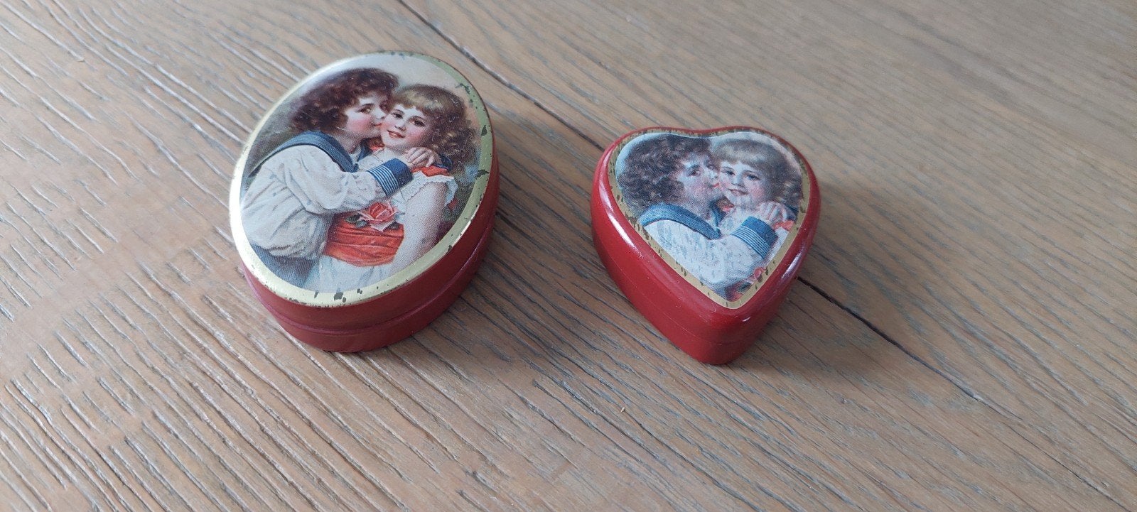 2 kleine brocante oude blikjes /-pillendoosje hartje + ovaal, Antiek en Kunst, Ophalen of Verzenden