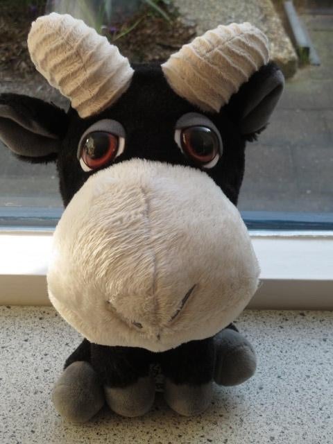 Geit of bok of ram merk Big Headz TCC Global zwart met grij-, Ophalen of Verzenden, Zo goed als nieuw, Wasbaar, Middelgroot (20 tot 80 cm)