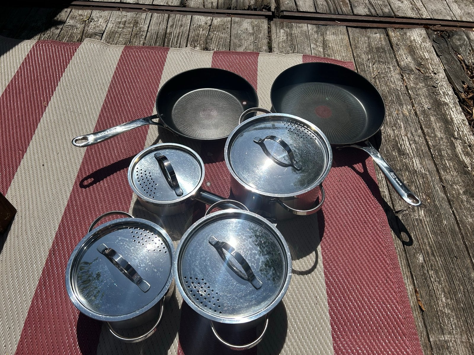 Pannenset: 2 koekenpannen en 4 kookpannen (gas), Ophalen, Gebruikt, Pannenset