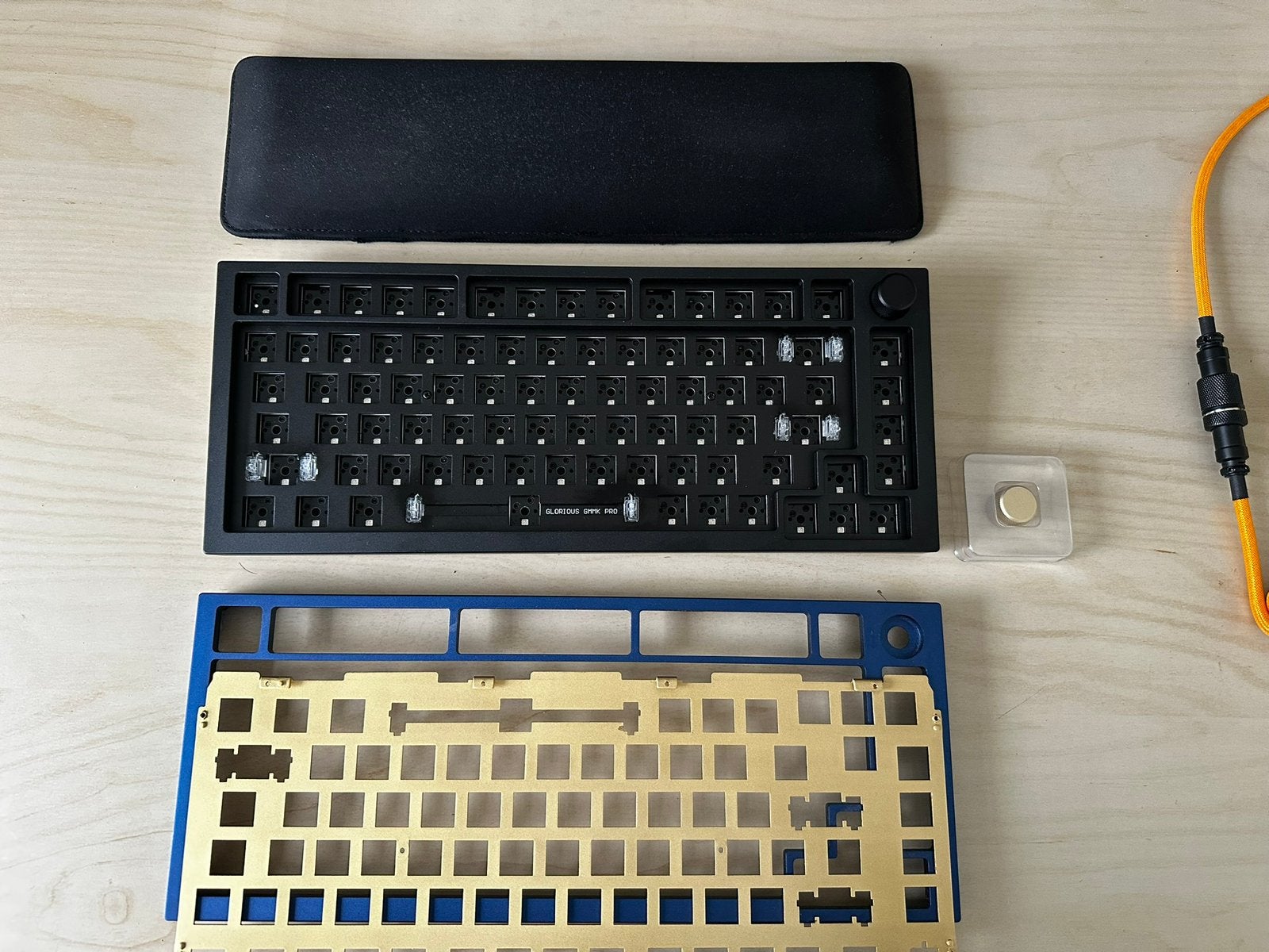 GMMK Pro custom keyboard bundle brass plate, Ophalen, Zo goed als nieuw