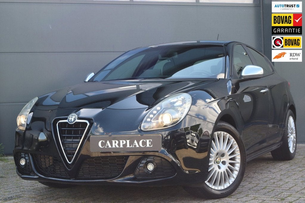 Alfa Romeo Giulietta 1.4 T Distinctive-Automaat-Clima, Auto's, Alfa Romeo, Euro 5, Zwart, 4 cilinders, Zwart