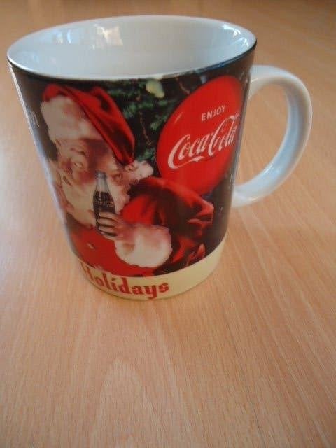 Coca Cola mok, Kerst, Kerstman met hondje, Ophalen of Verzenden, Zo goed als nieuw, Gebruiksvoorwerp