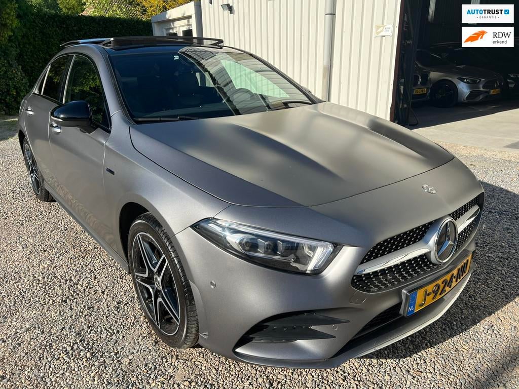 Mercedes-Benz A-klasse 250 e AMG Limited MAT.MEM.MULTIB.PANO, Auto's, Mercedes-Benz, Bedrijf, Te koop, A-Klasse, ABS, Achteruitrijcamera