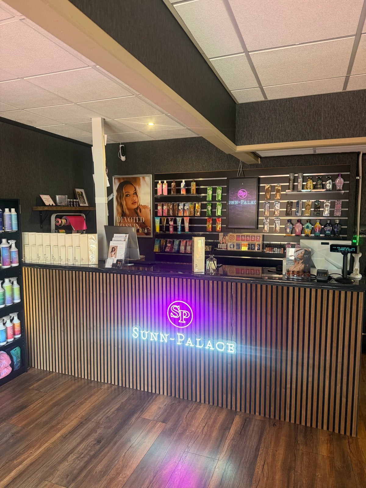 Te koop: Zonnestudio met nagelstudio en schoonheidssalon