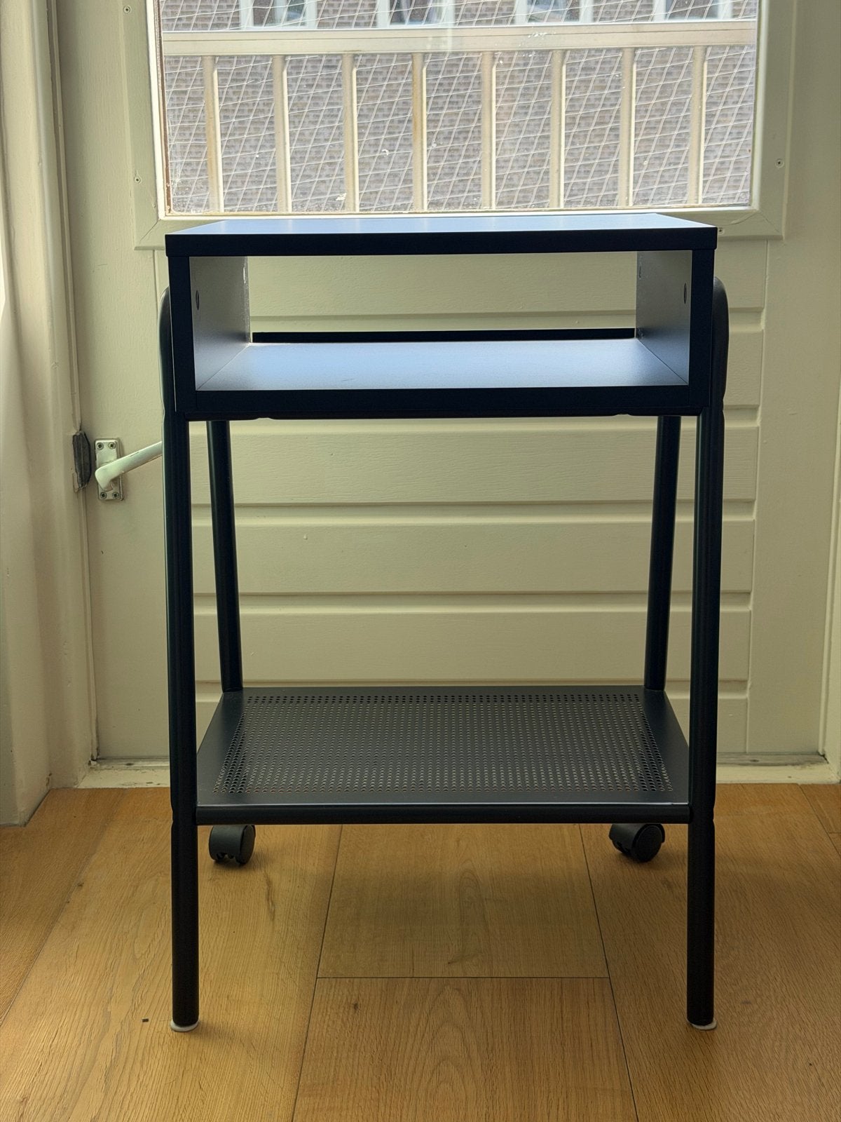 2 Nachtkastjes met wielen, zwart (IKEA SETSKOG), Metaal of Aluminium, Zo goed als nieuw, 45 tot 65 cm, 55 tot 70 cm