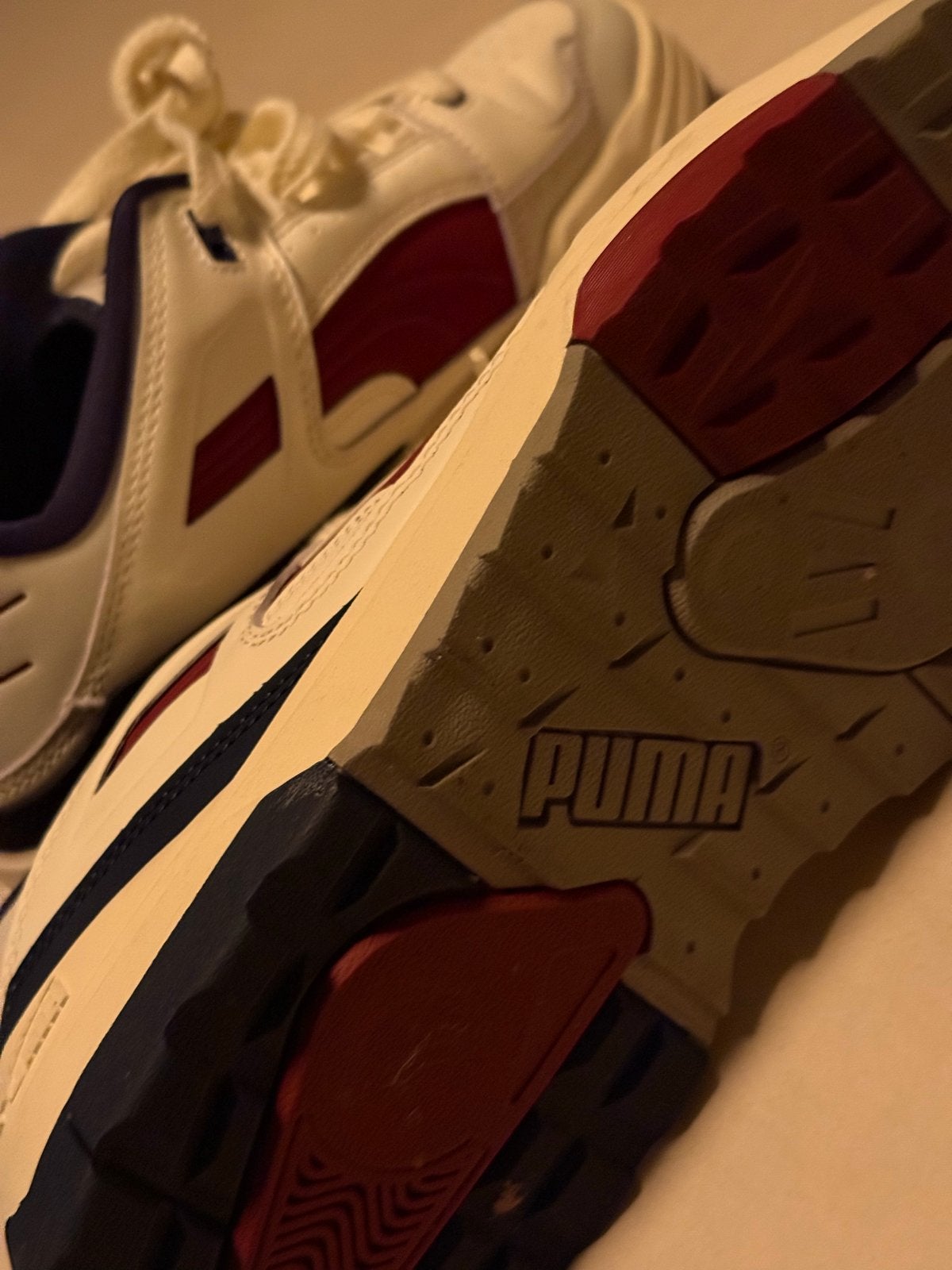 Puma Sneakers - Wit, Rood, Blauw…42:5 sıze, Ophalen of Verzenden, Zo goed als nieuw, Wit, Sneakers of Gympen