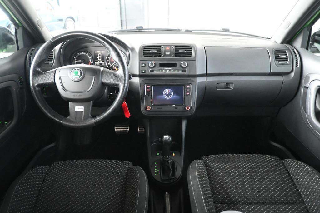 Skoda Fabia 1.4 TSI RS 180PK! Automaat Clima Carplay Cruise, Euro 5, Stof, Gebruikt, 4 cilinders