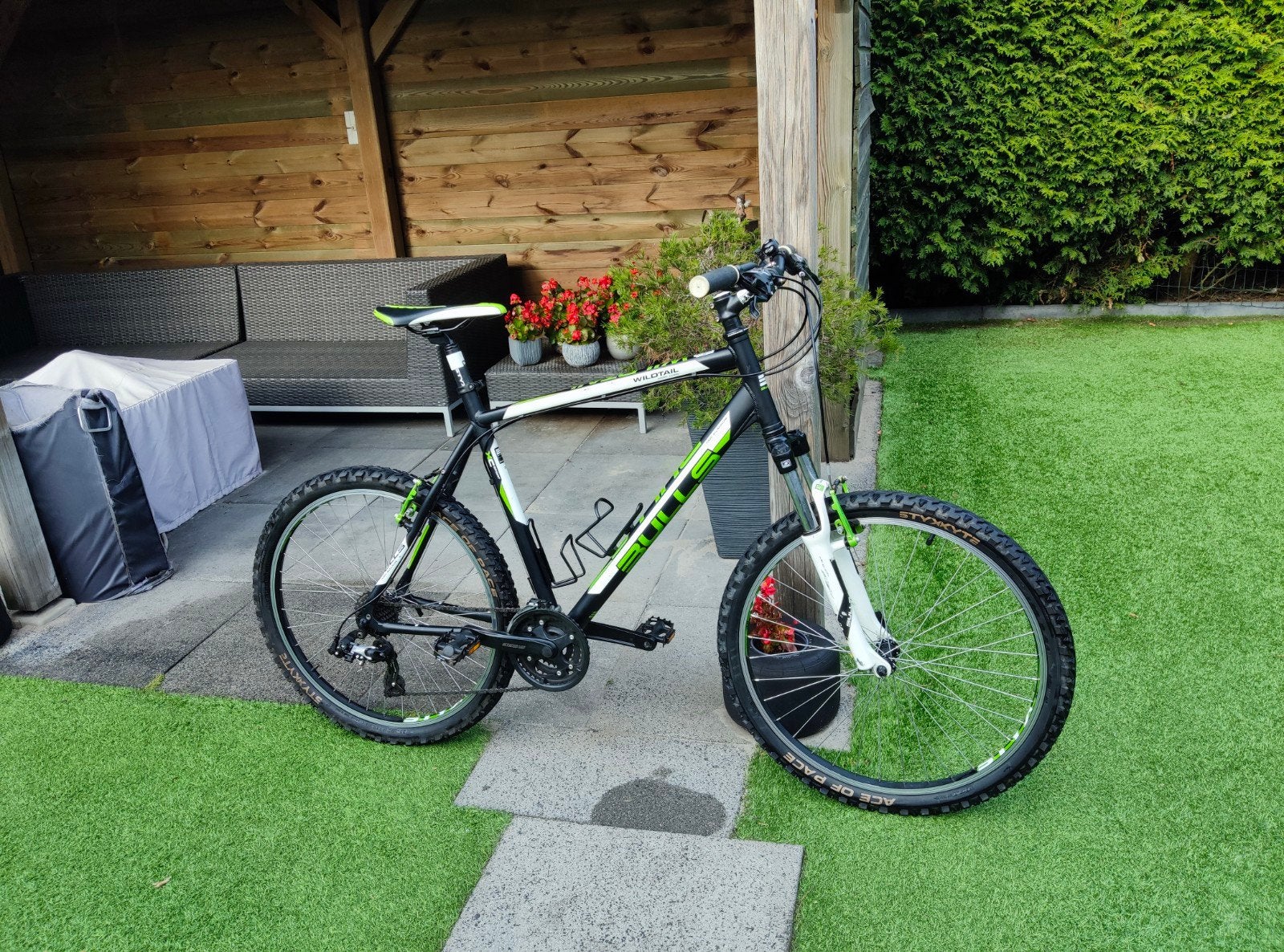 prachtige mountainbike
26 inch
21 versnellingen
aluminium fr, Ophalen, Zo goed als nieuw, Overige merken