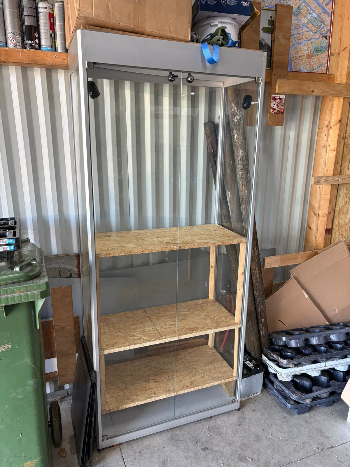 Nette vitrine, Ophalen, 50 tot 100 cm, Zo goed als nieuw, Minder dan 100 cm
