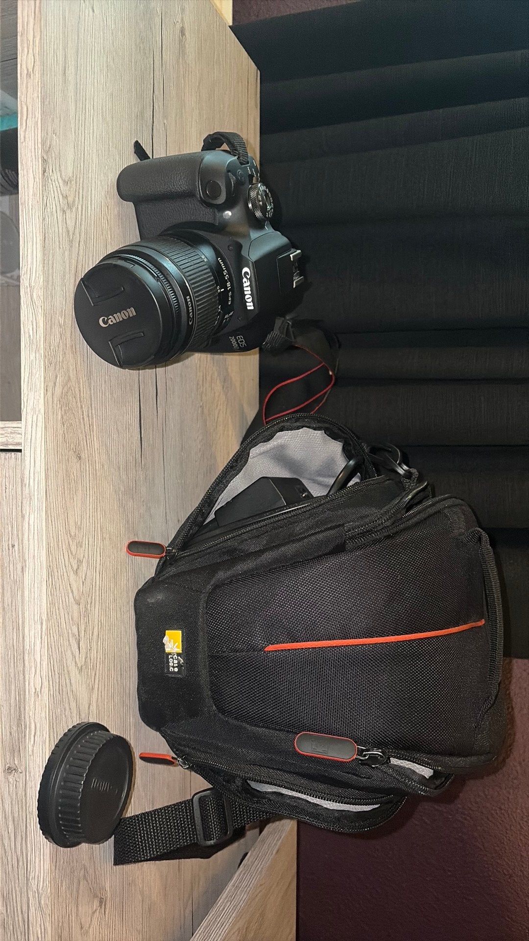 Canon EOS 2000D 18-55mm lens, tas, 64GB sd Kaart, 2 accu’s, Ophalen, Canon, Geheugenkaart, Zo goed als nieuw