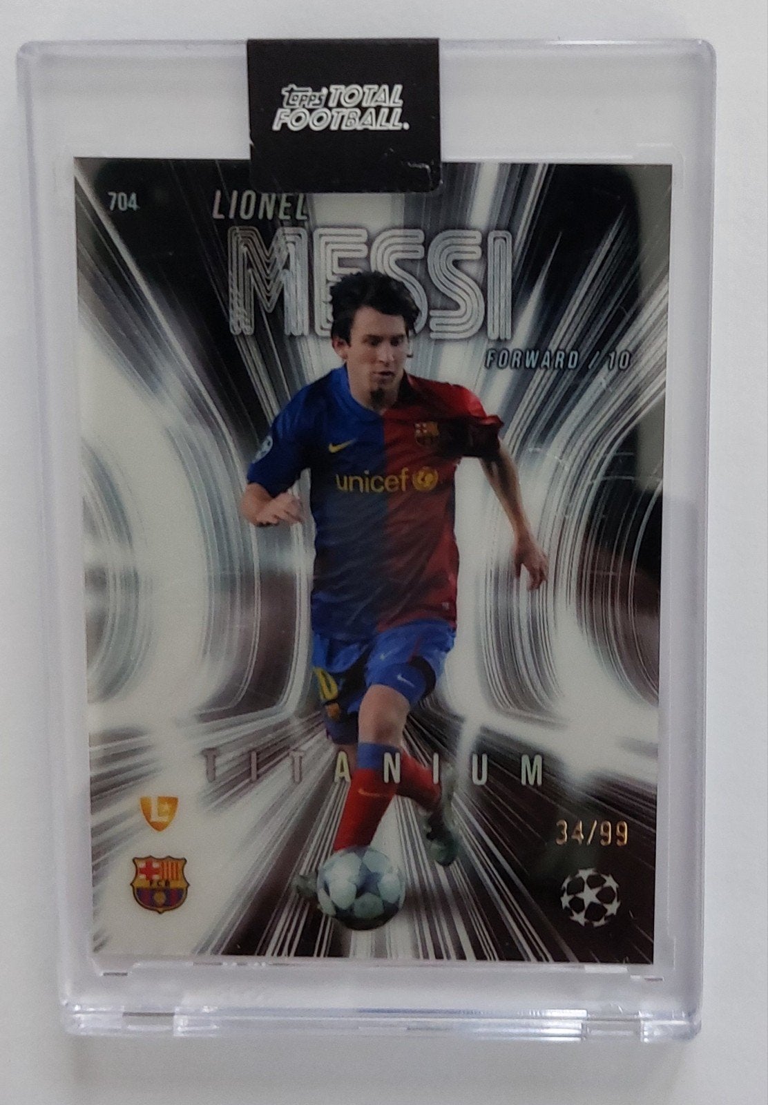 Lionel Messi Topps Total Football Titanium Kaart Sealed, Ophalen of Verzenden, Zo goed als nieuw, Buitenlandse clubs, Spelerskaart